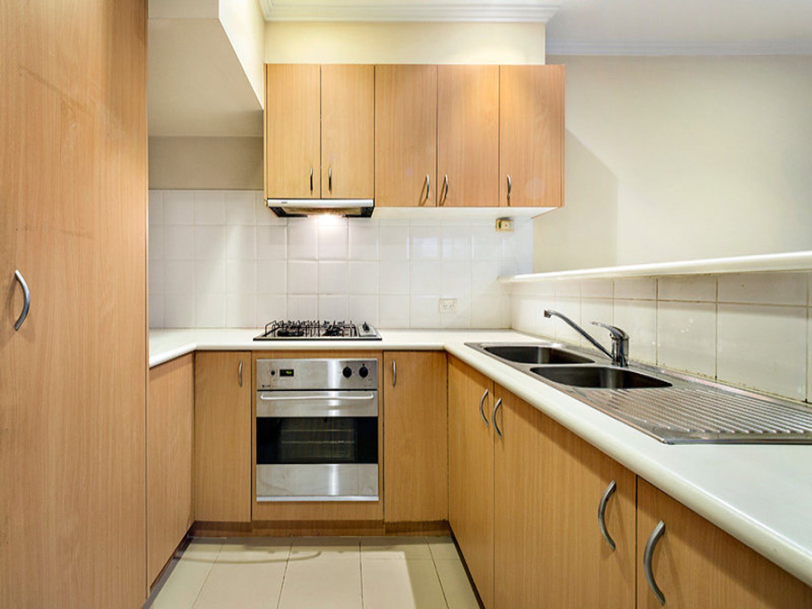 24 Leicester Mews, Kensington - Thumbnail 4