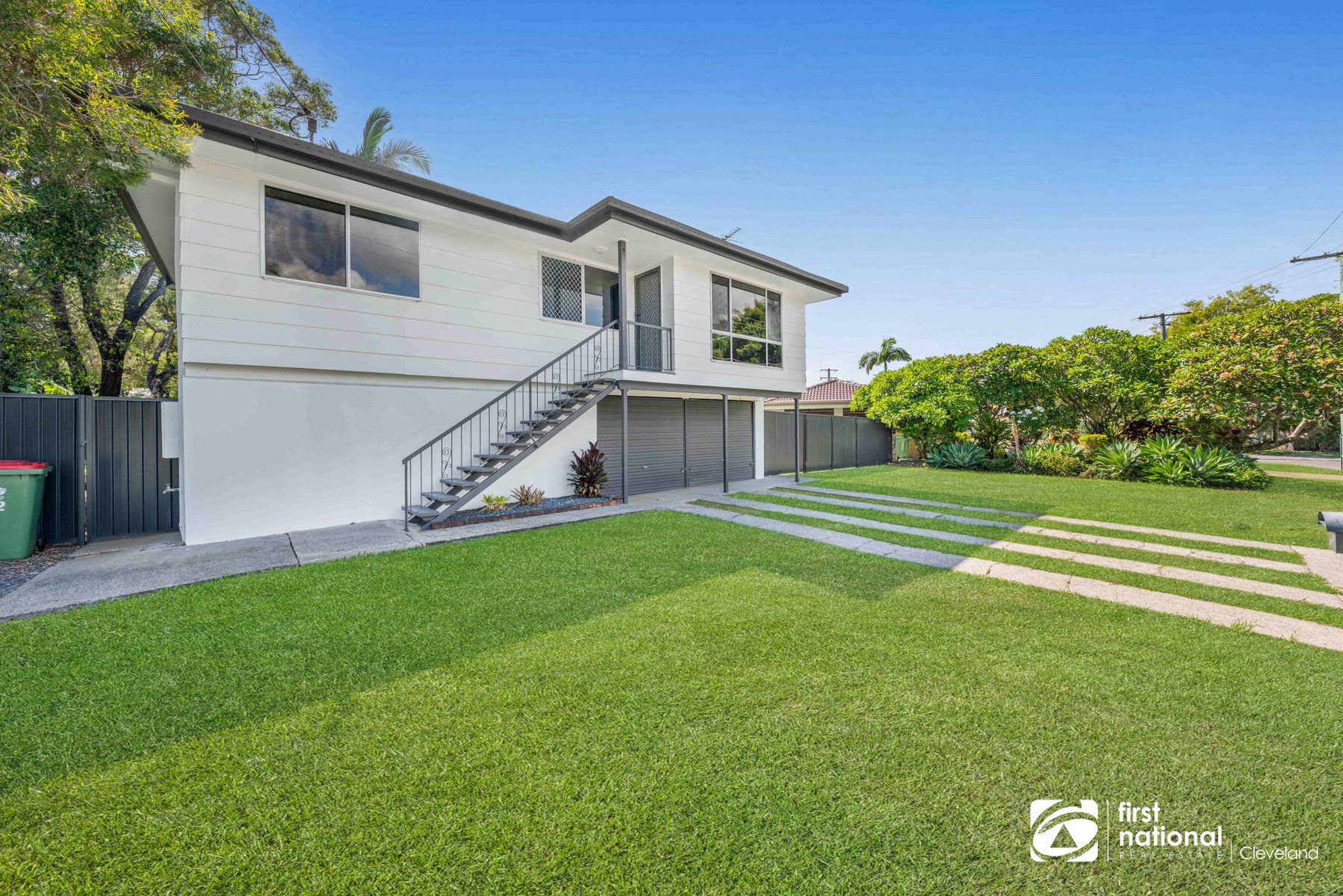 12 Macfarlan Street, Birkdale QLD 4159, Birkdale - Thumbnail 2