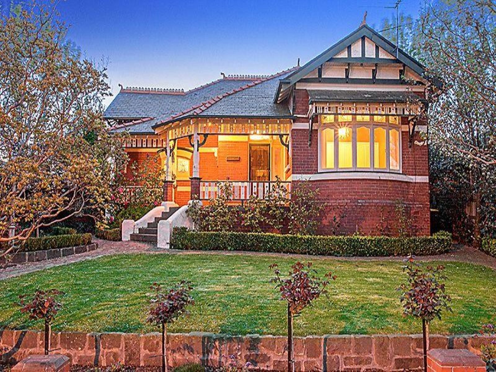 73 Lincoln Road, Essendon - Thumbnail 2
