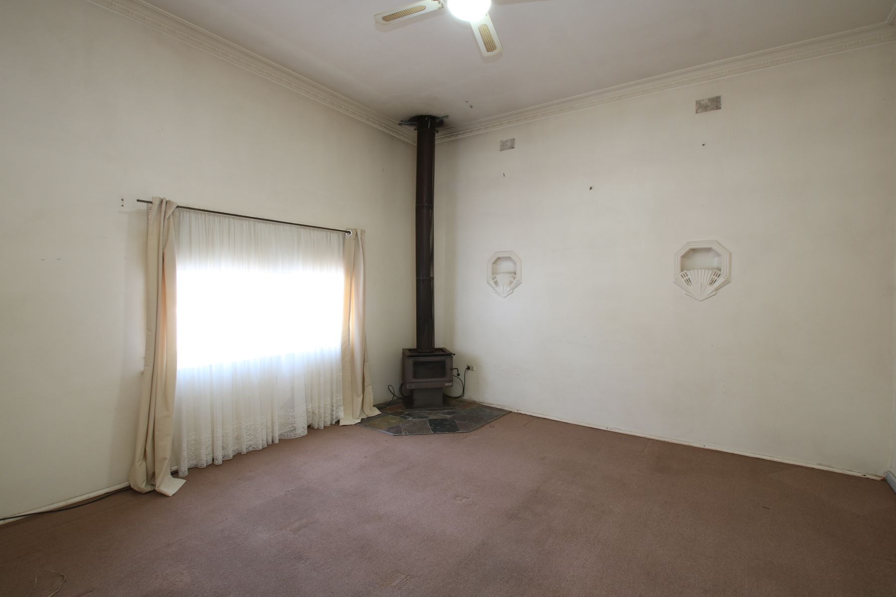 196 Oxide Street, Broken Hill NSW 2880, Broken Hill - Thumbnail 2