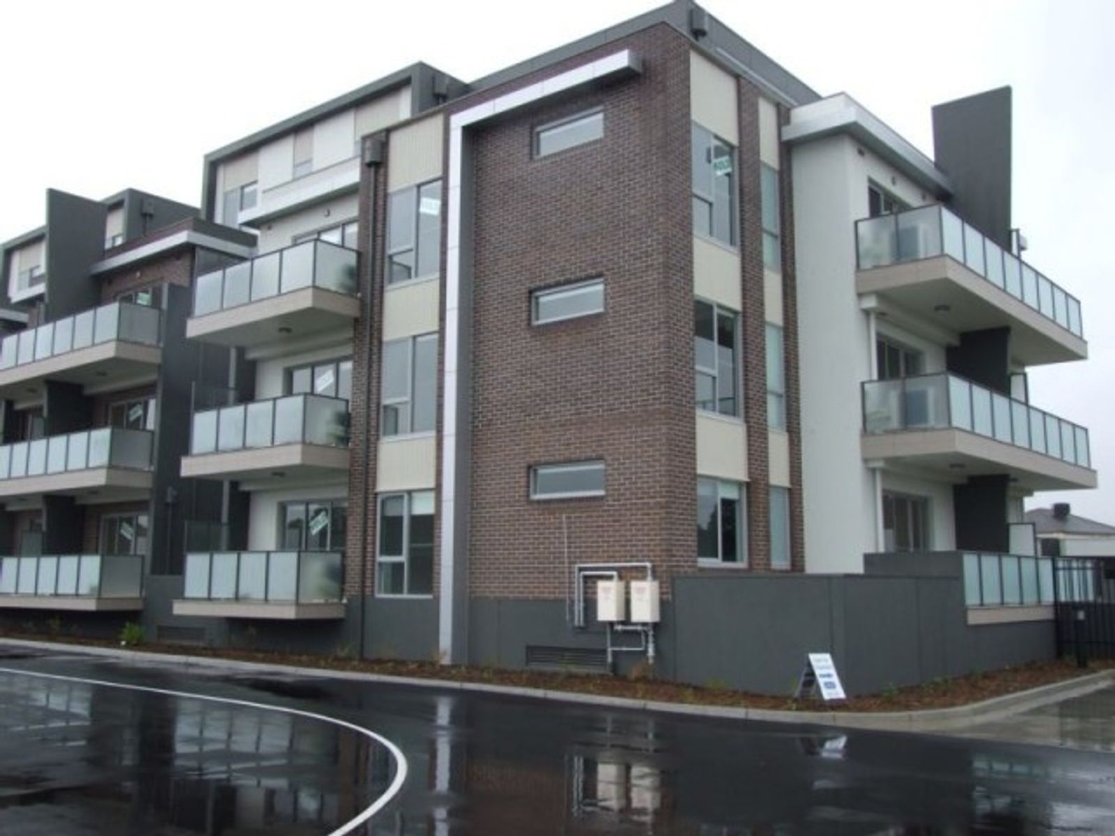106/436 Stud Road, Wantirna South VIC 3152, Wantirna South - Thumbnail 2