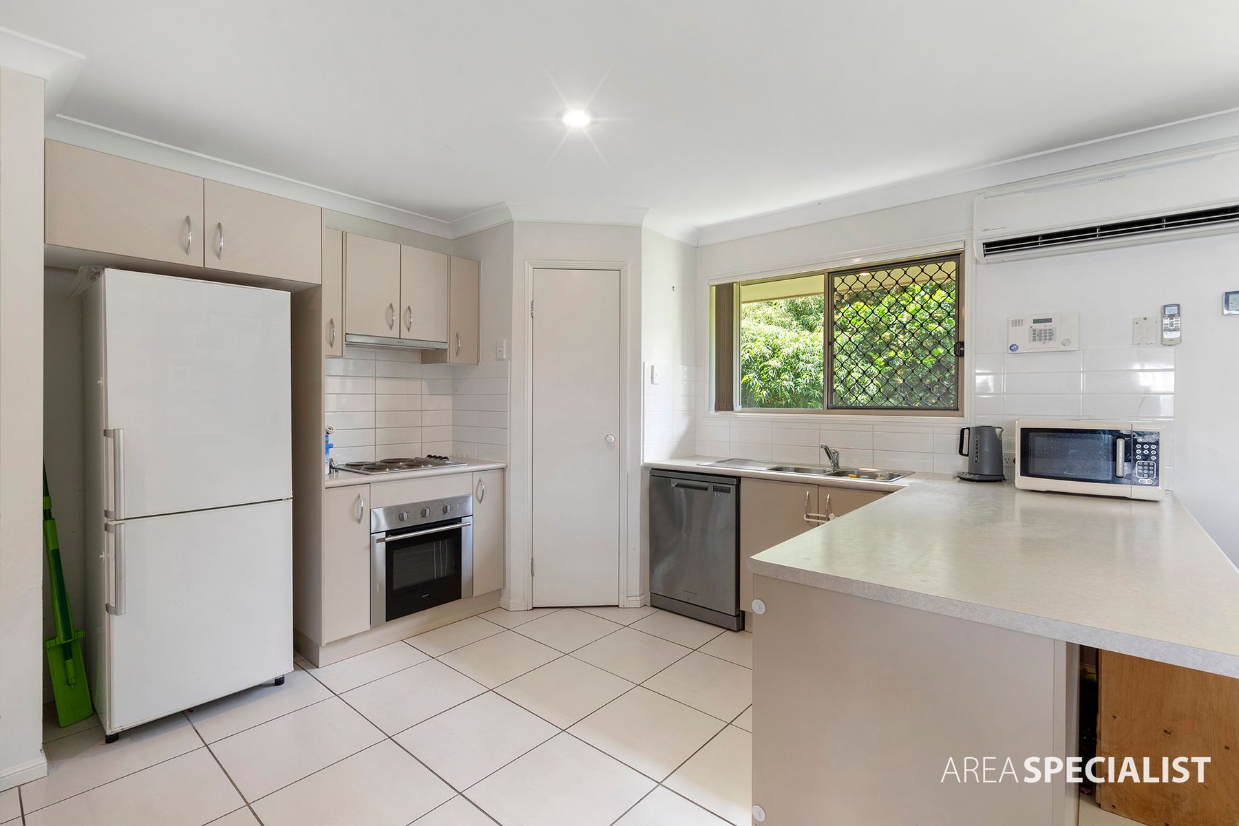 15 Hanover Drive, Pimpama, QLD 4209, Pimpama - Thumbnail 5