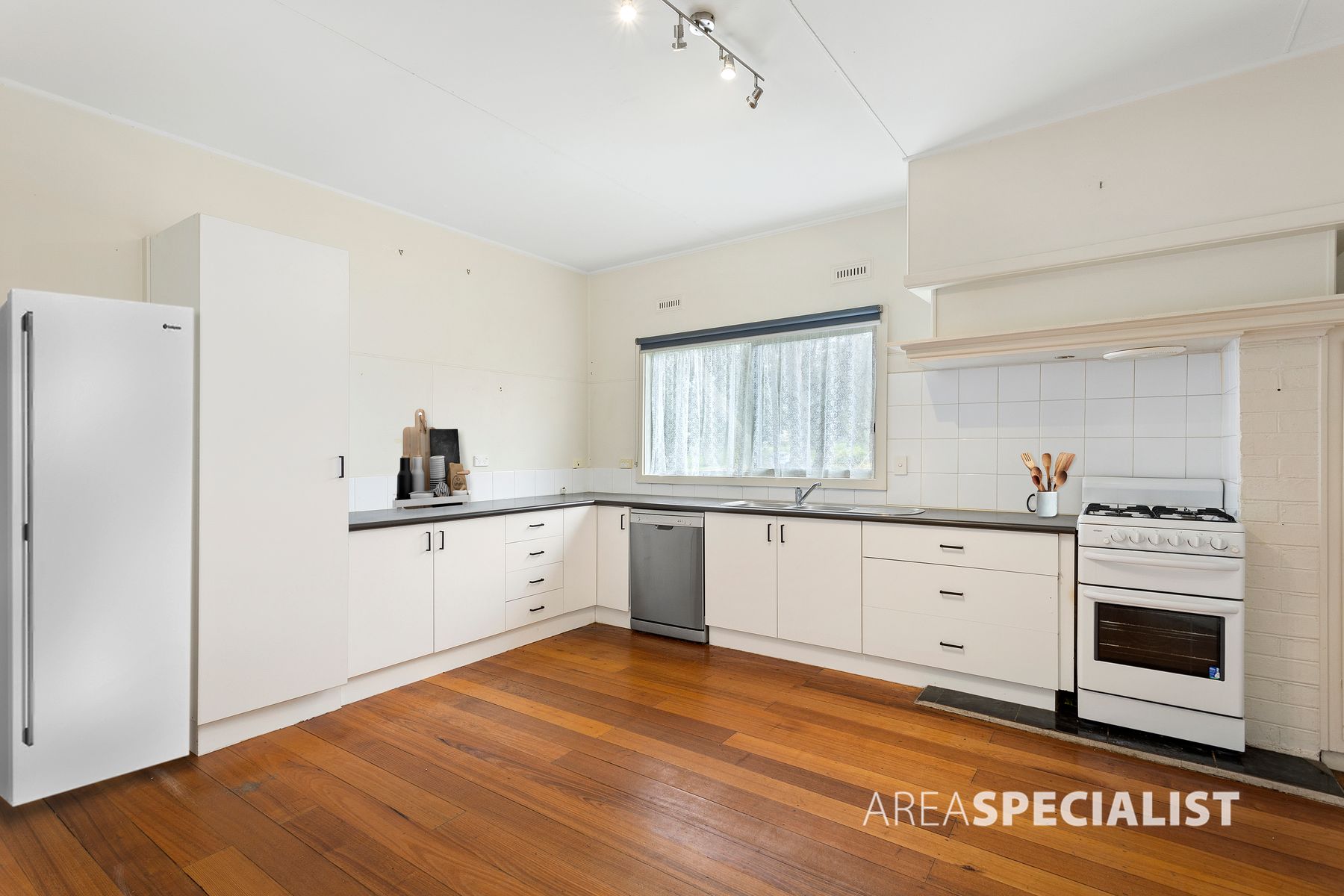 13 Leongatha Road, Korumburra, VIC 3950, Korumburra - Thumbnail 5