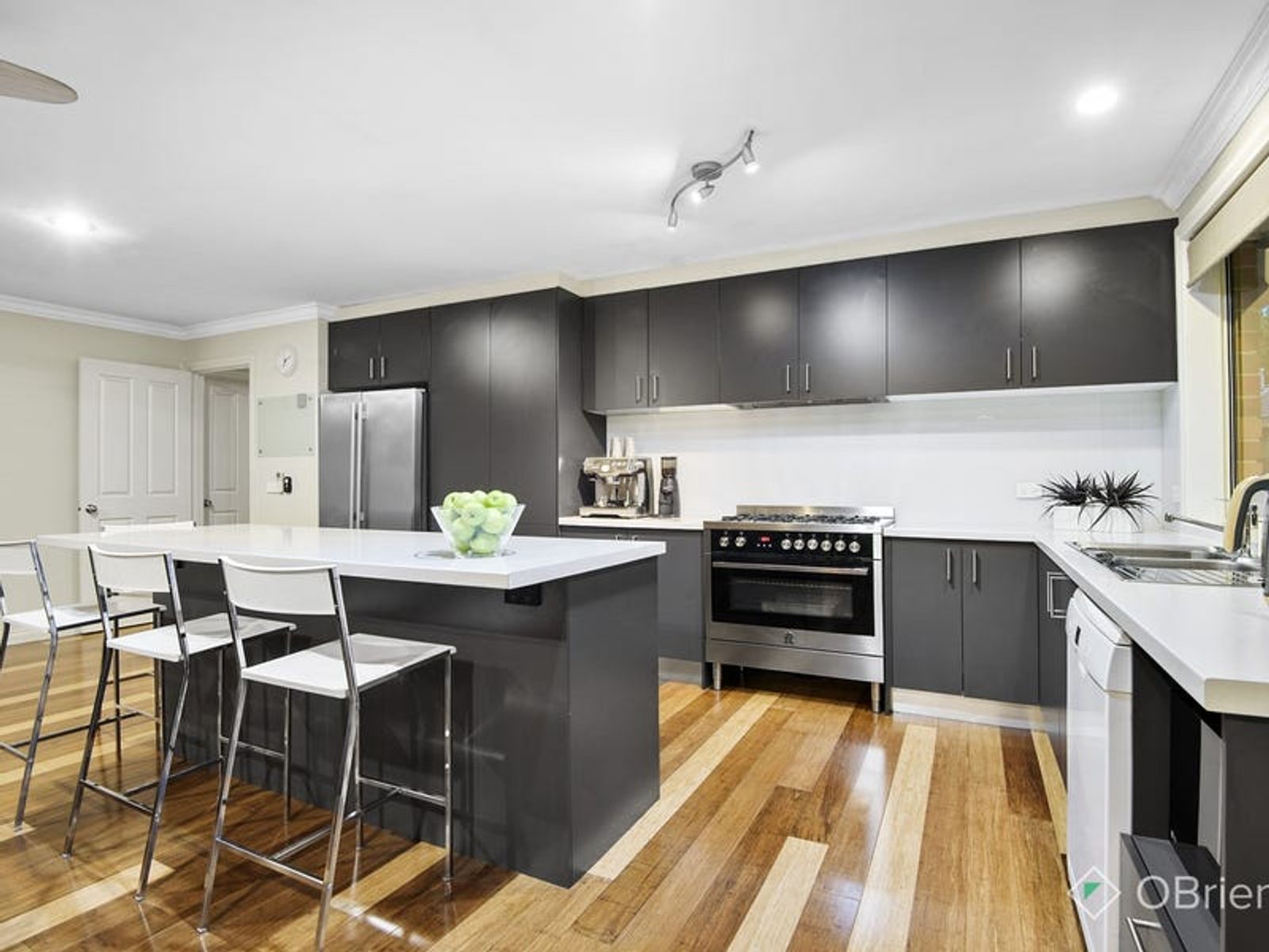7 Sulky Court, Endeavour Hills, VIC 3802, Endeavour Hills - Thumbnail 3