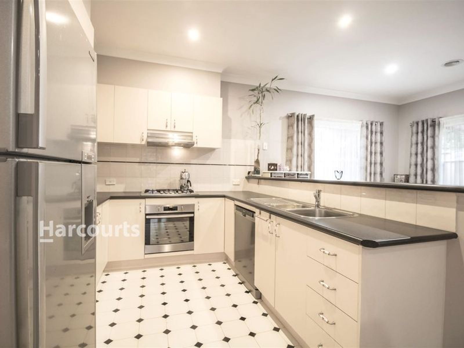 6 Heaton Court, Caroline Springs, VIC 3023, Caroline Springs - Thumbnail 4