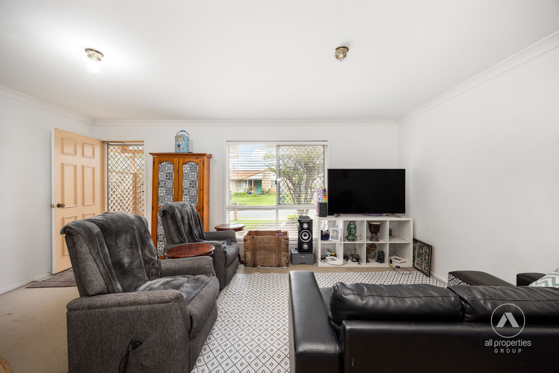 15 Calder Court, Crestmead QLD 4132, Crestmead - Thumbnail 2