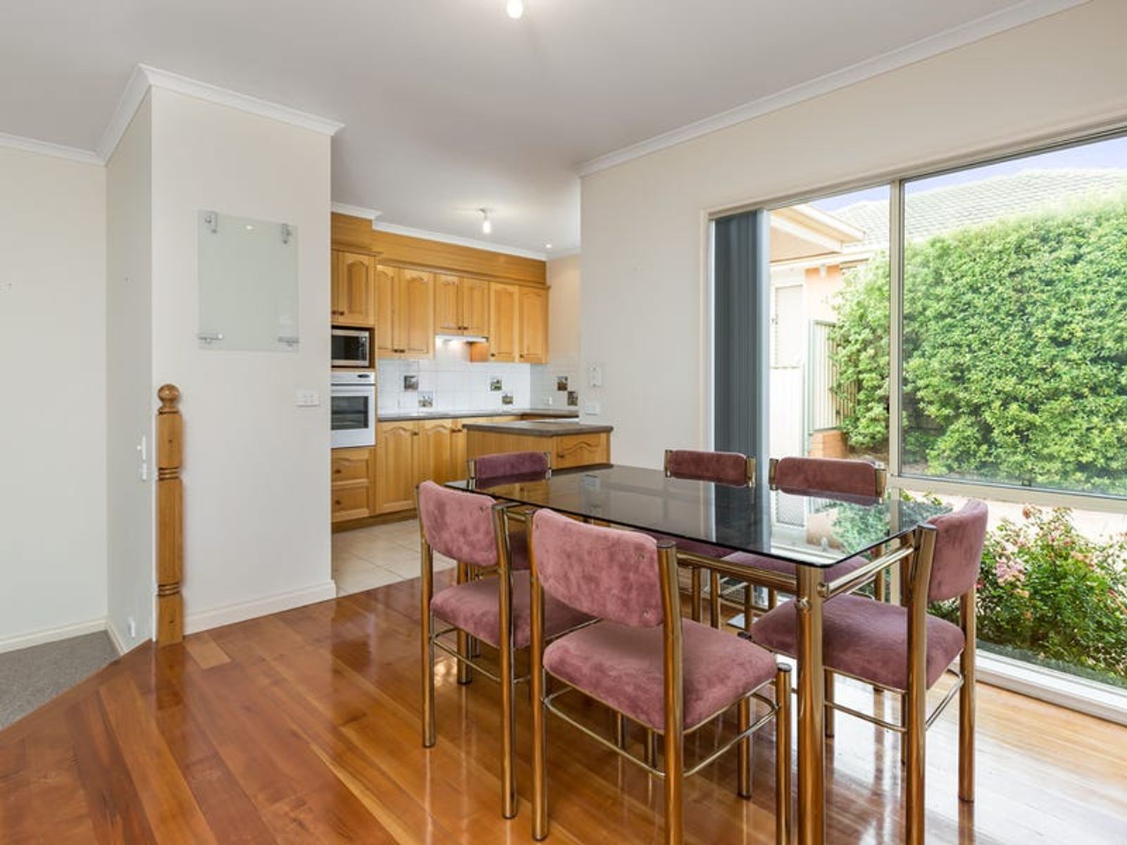 2/11 Cambridge Drive, Glen Waverley, VIC 3150, Glen Waverley - Thumbnail 3