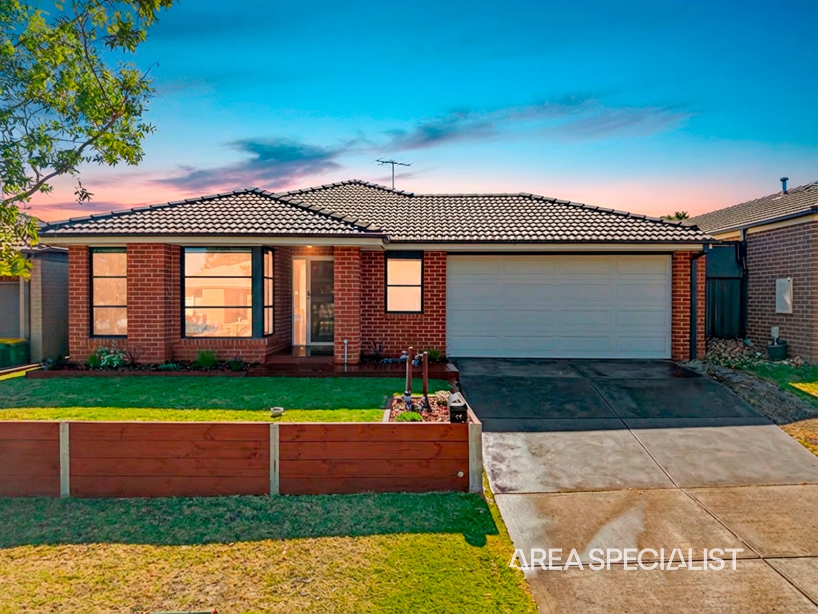11 Pointer Drive, Pakenham, VIC 3810, Pakenham - Thumbnail 2