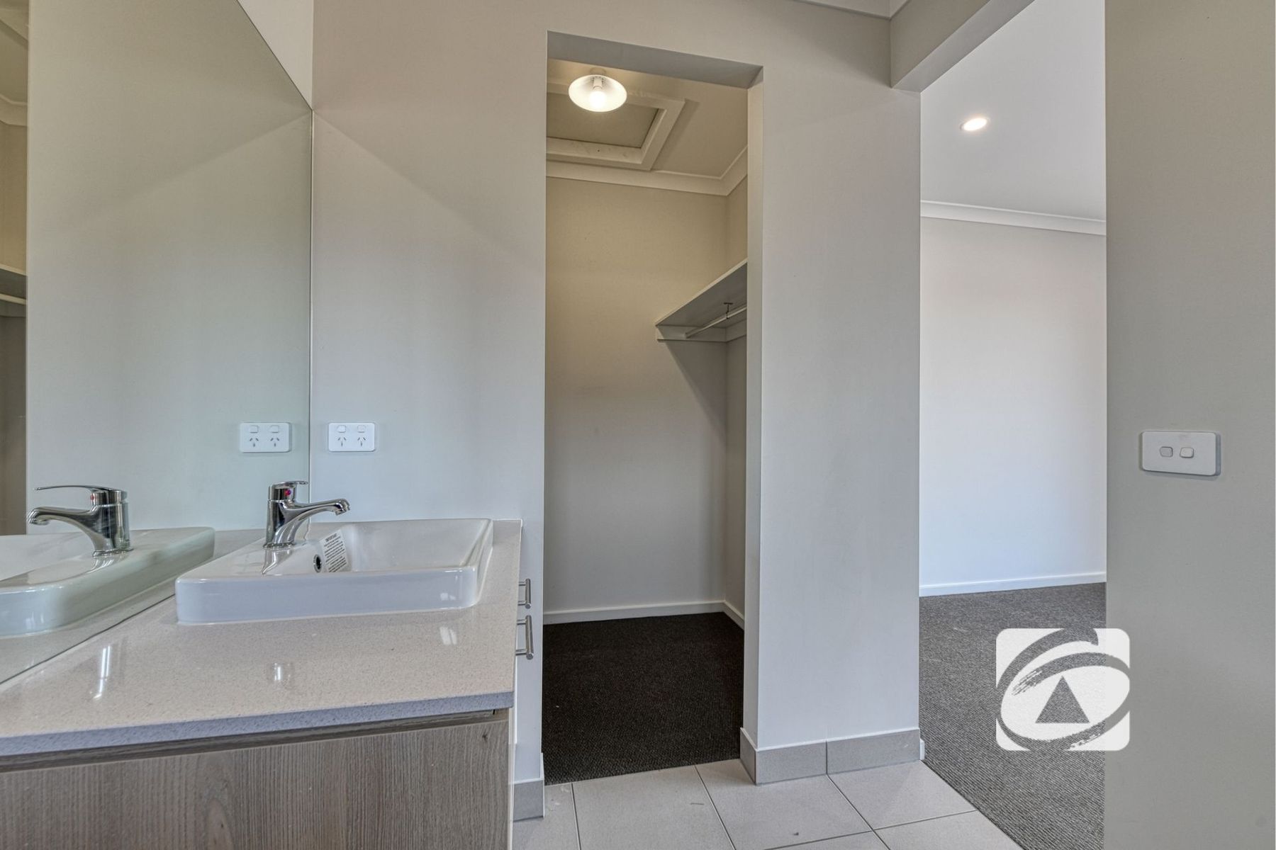 35 Carnmallum Drive, Clyde North VIC 3978, Clyde North - Thumbnail 8