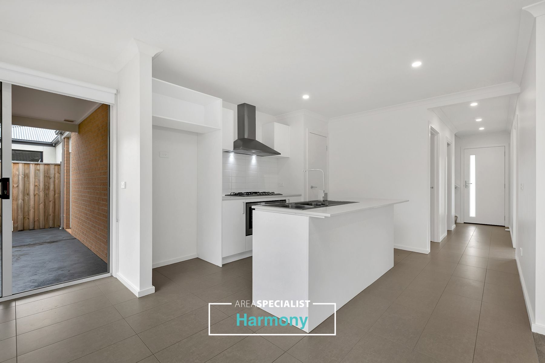 8 Miandad Street, Rockbank, VIC 3335, Rockbank - Thumbnail 4