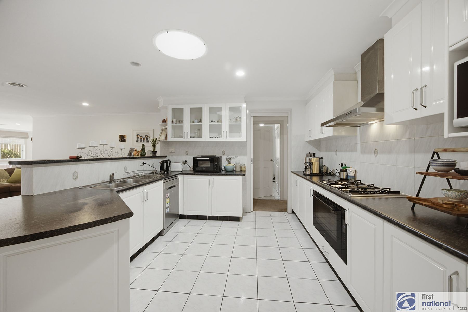 9 Reid Court, Yass NSW 2582 - Image 1