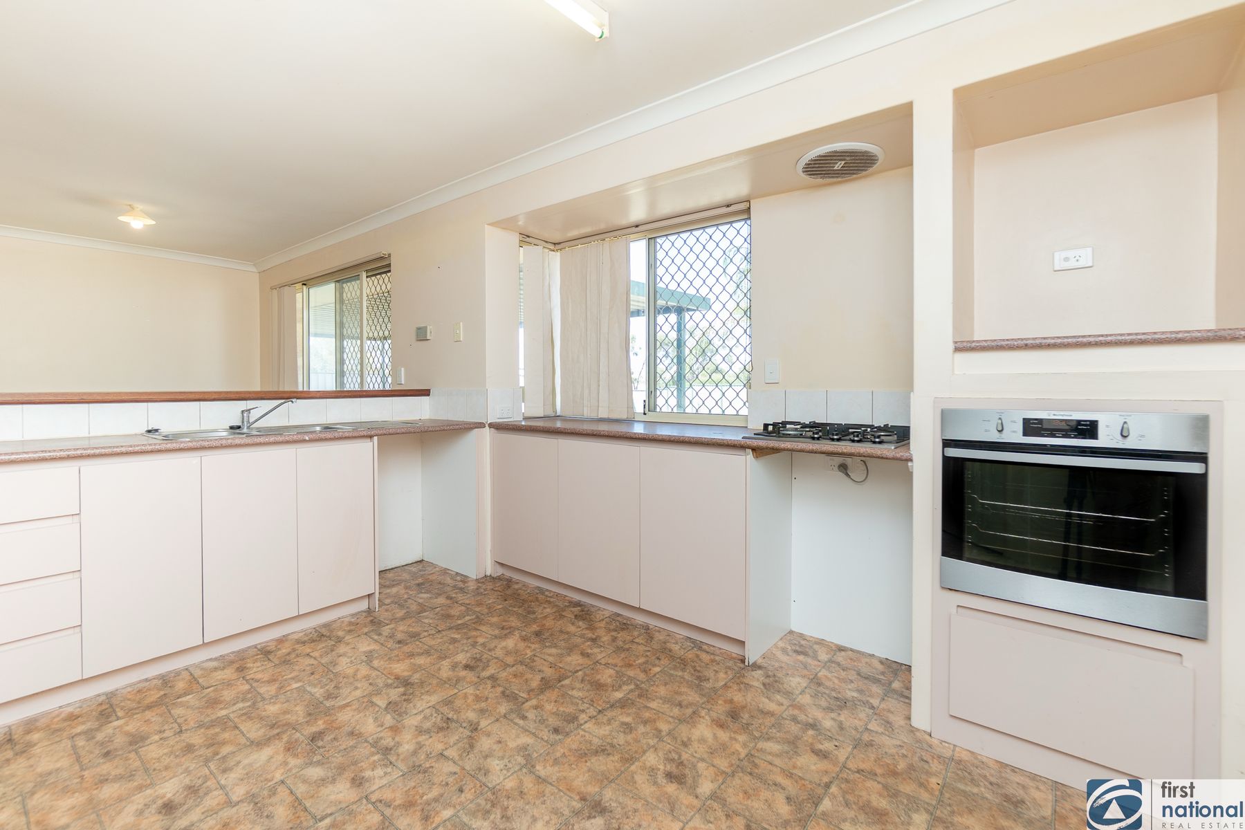 16 Thomson Street, Northam WA 6401, Northam - Thumbnail 7