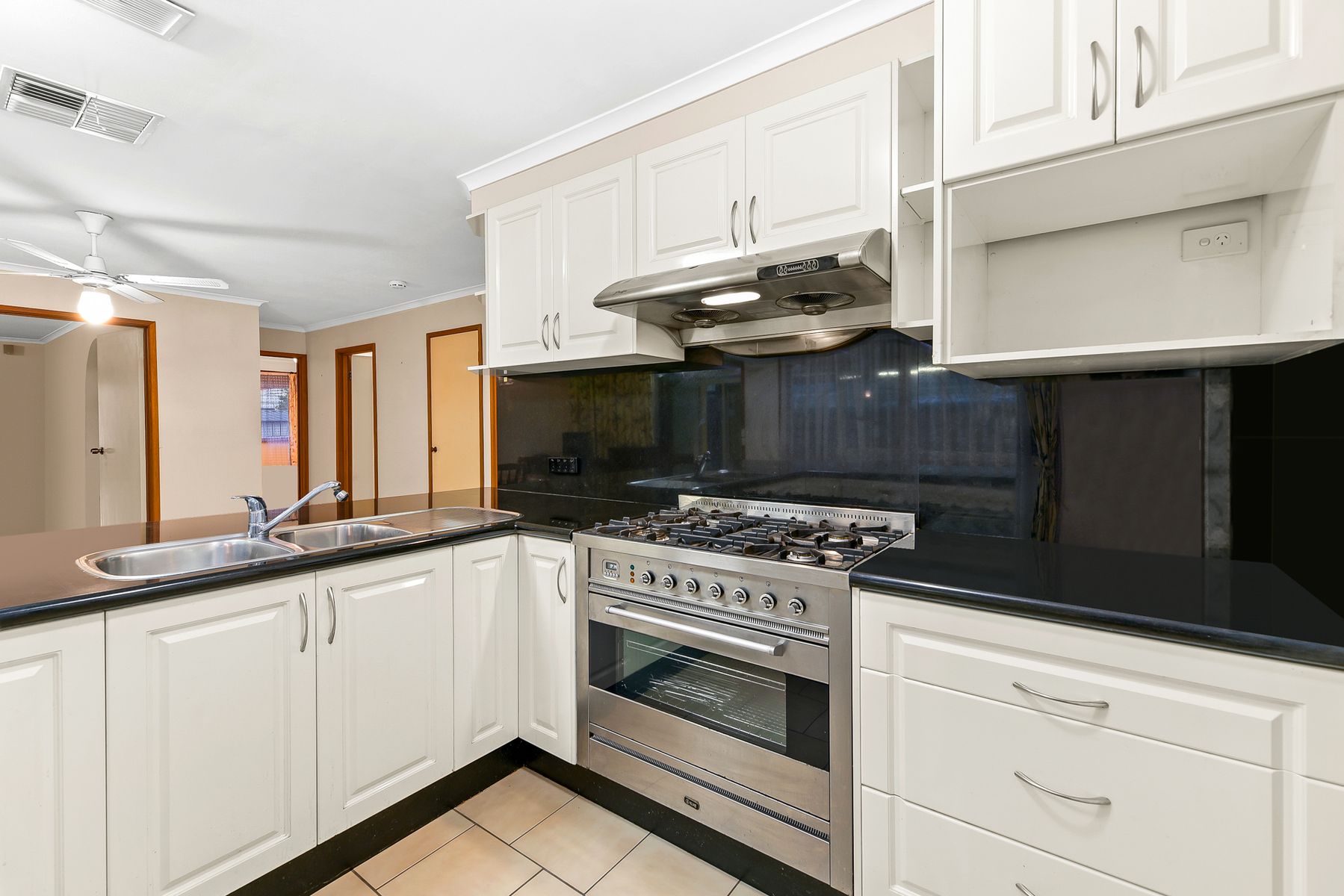 1 Berry Court, Keysborough, VIC 3173, Keysborough - Thumbnail 6