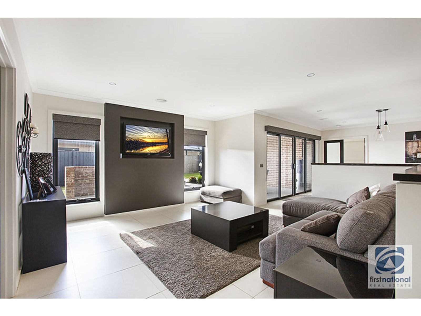 12 Chesterfield Avenue, Warragul, VIC 3820, Warragul - Thumbnail 2
