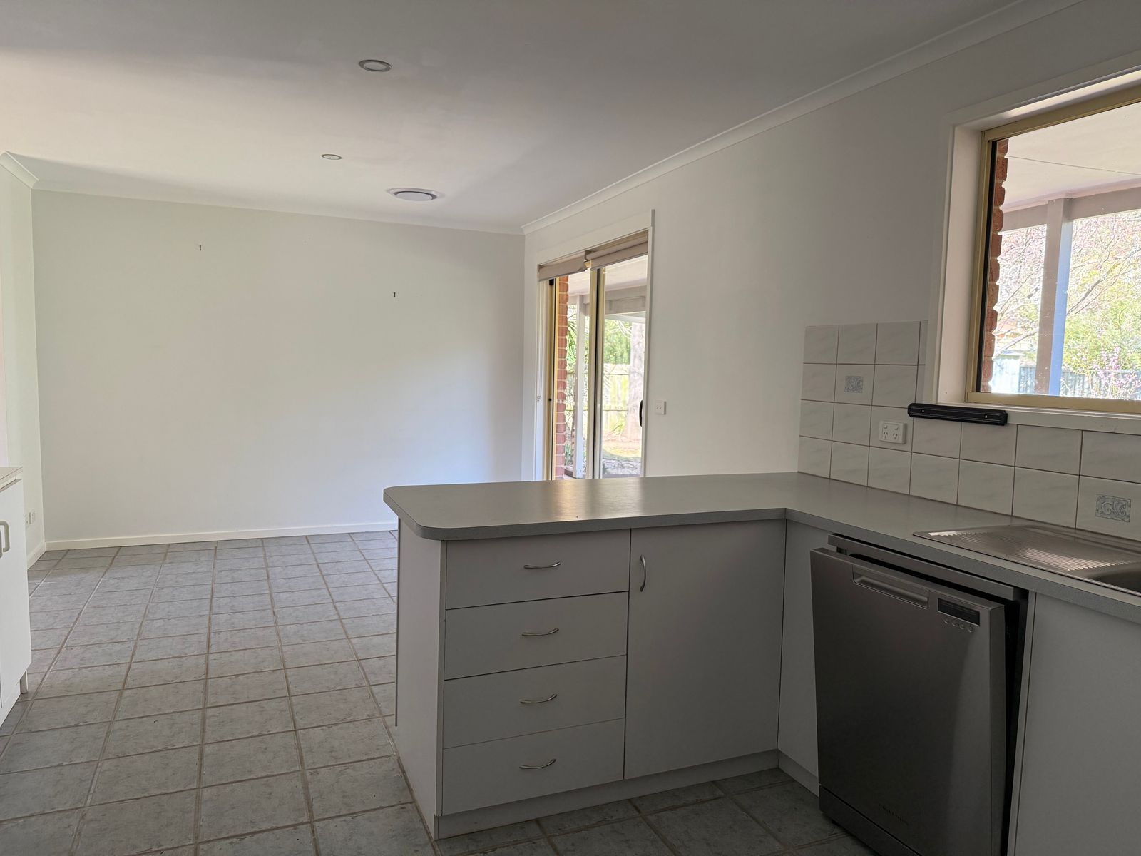 28 Gavan Street, Bright VIC 3741, Bright - Thumbnail 5