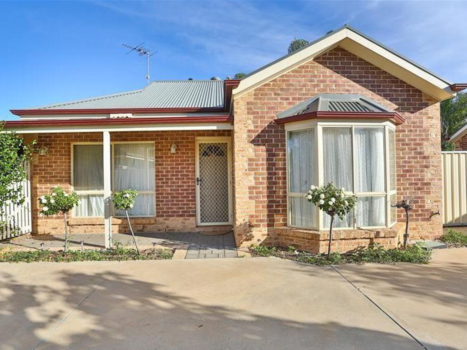 2/12 Renniks Street, Mildura - Image 1
