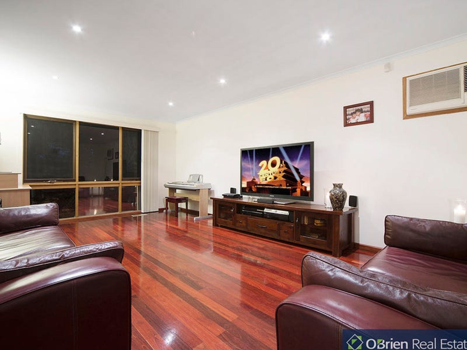 255 James Cook Drive, Endeavour Hills, VIC 3802, Endeavour Hills - Thumbnail 3
