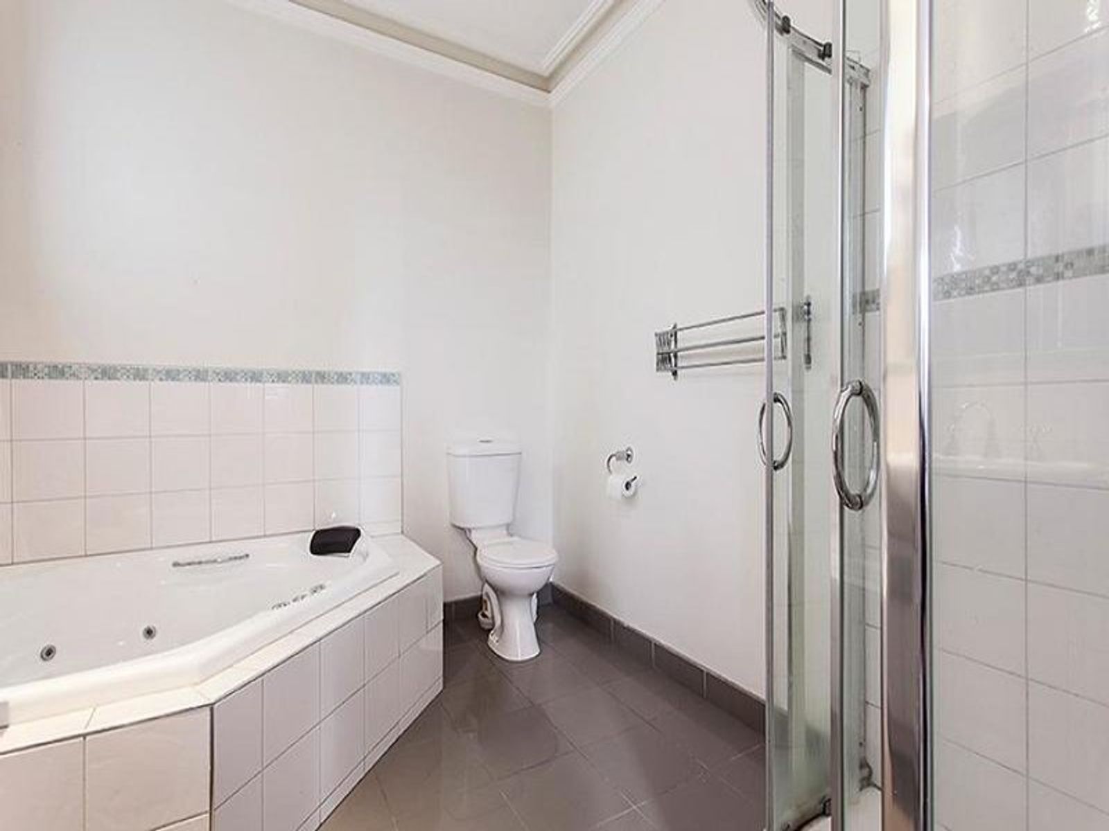 6 Fairbairn Drive, Kensington - Thumbnail 7