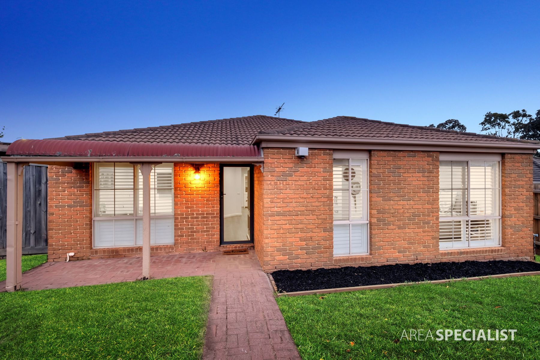 33 Severn Street, Epping VIC 3076, Epping - Thumbnail 2