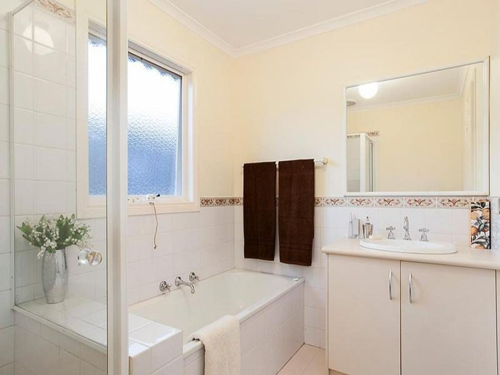 49 The Crescent, Kensington - Thumbnail 7