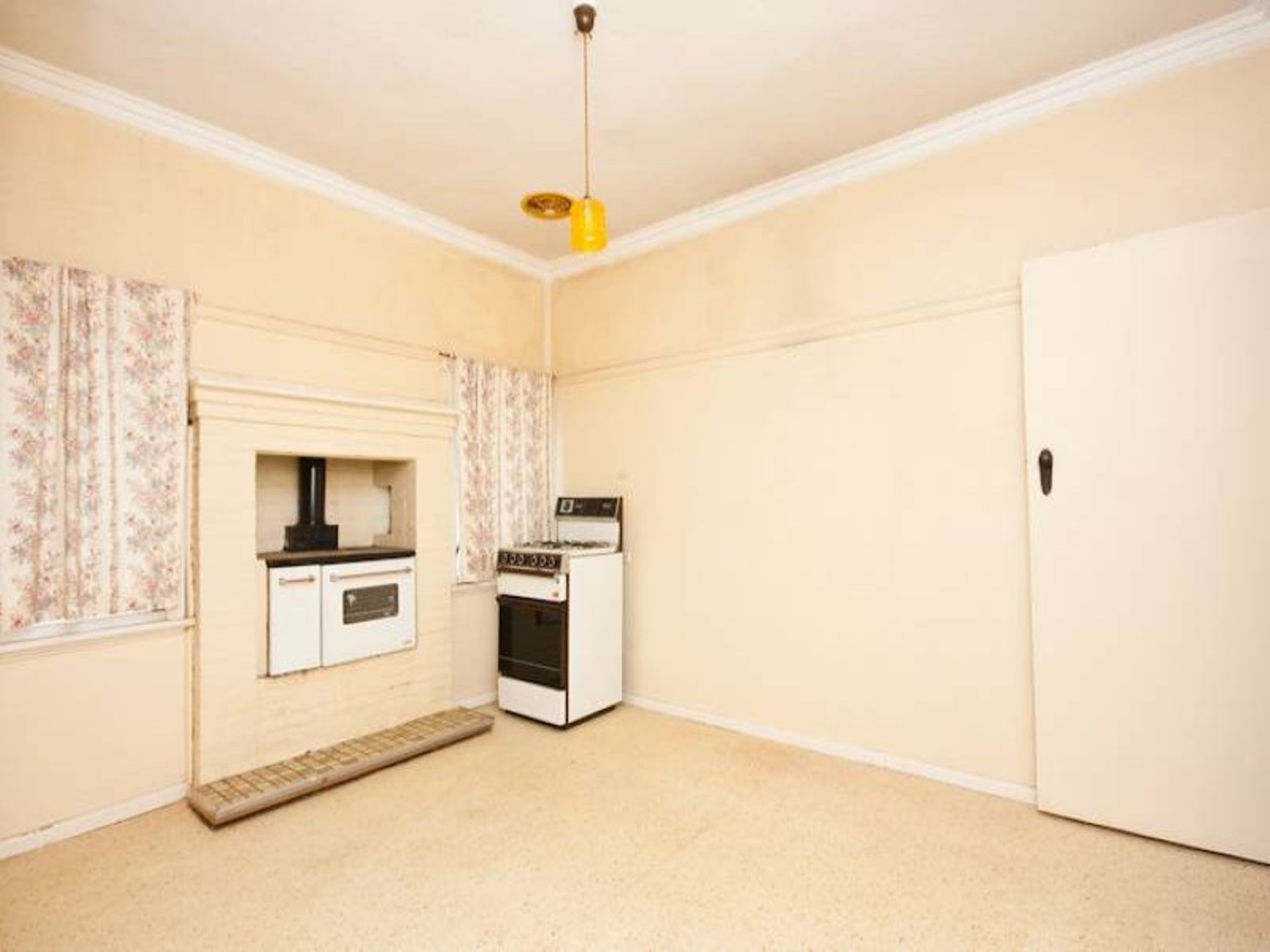 77 Cherry Avenue, Mildura - Thumbnail 2