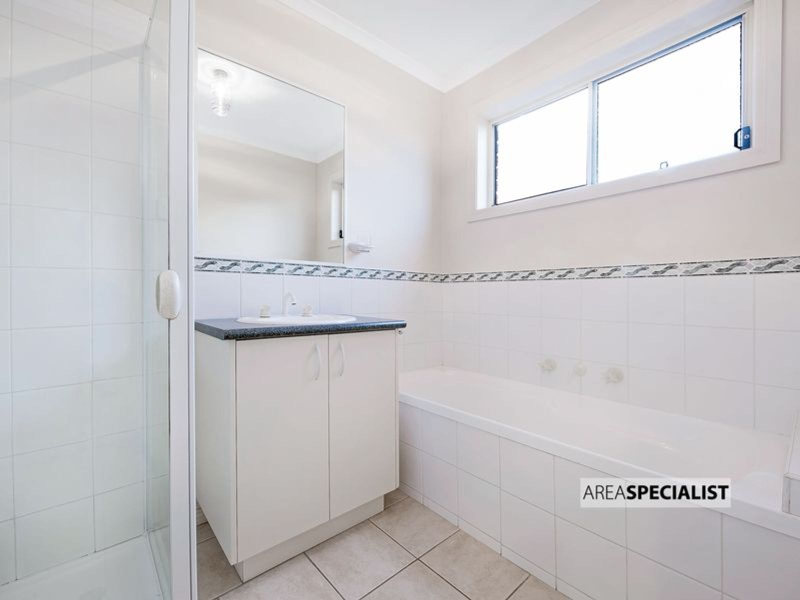 42 Dartmoor Drive, Cranbourne East, VIC 3977, Cranbourne East - Thumbnail 3