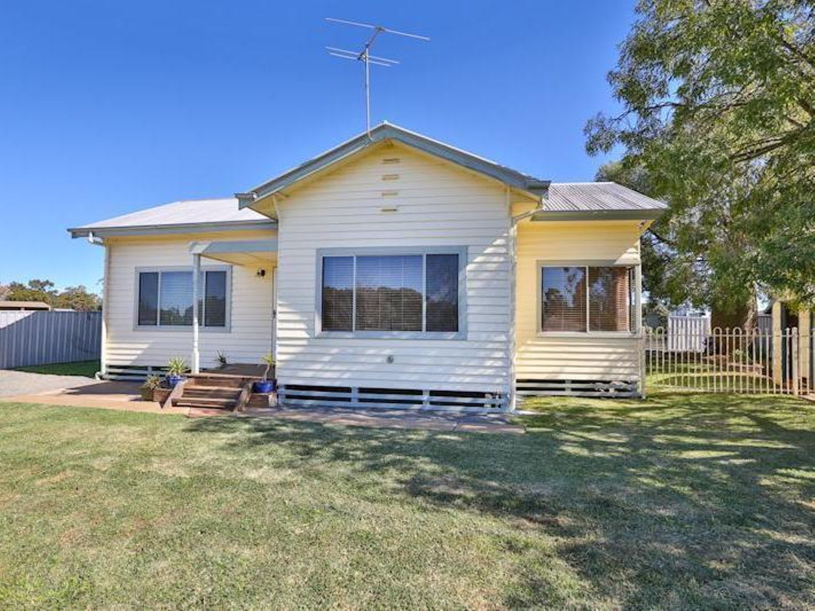 61 Seventeenth Street, Cabarita - Image 1