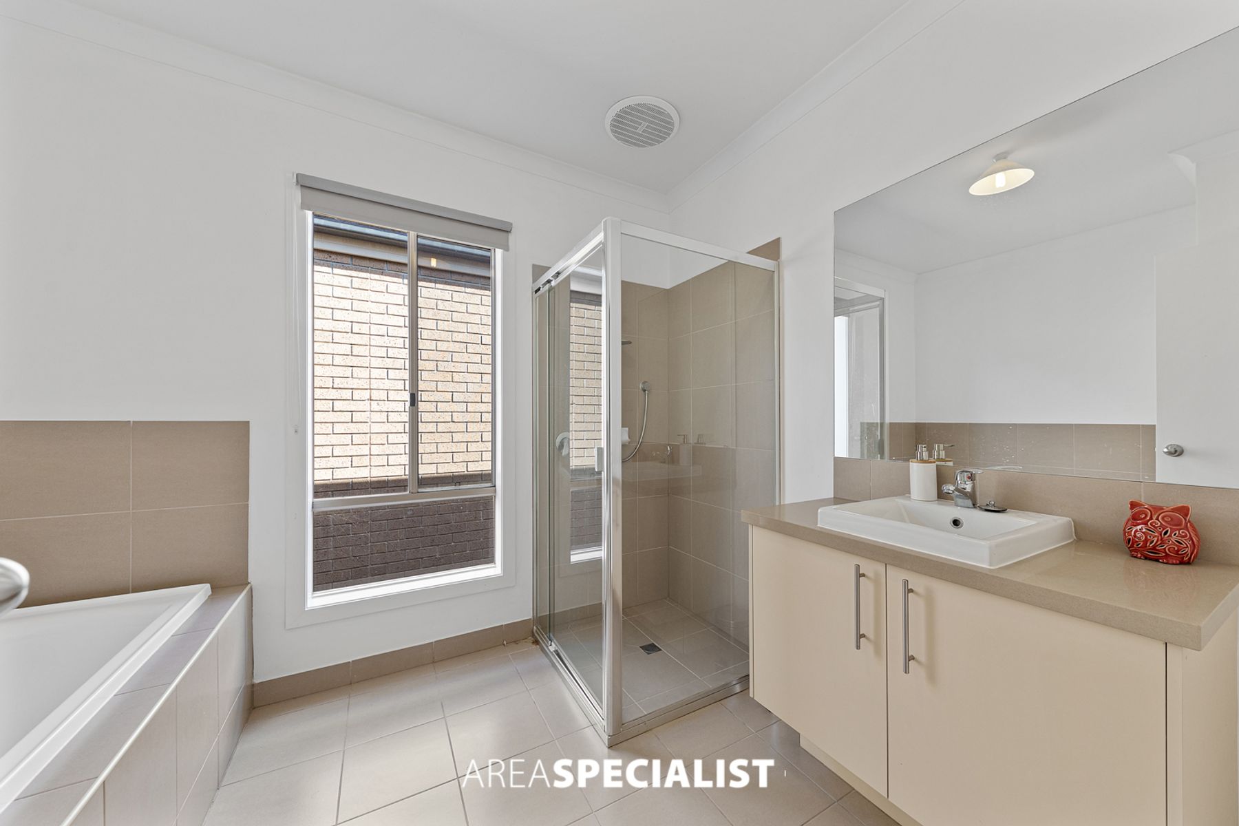 6 Delacour Crescent, Pakenham, VIC 3810, Pakenham - Thumbnail 8