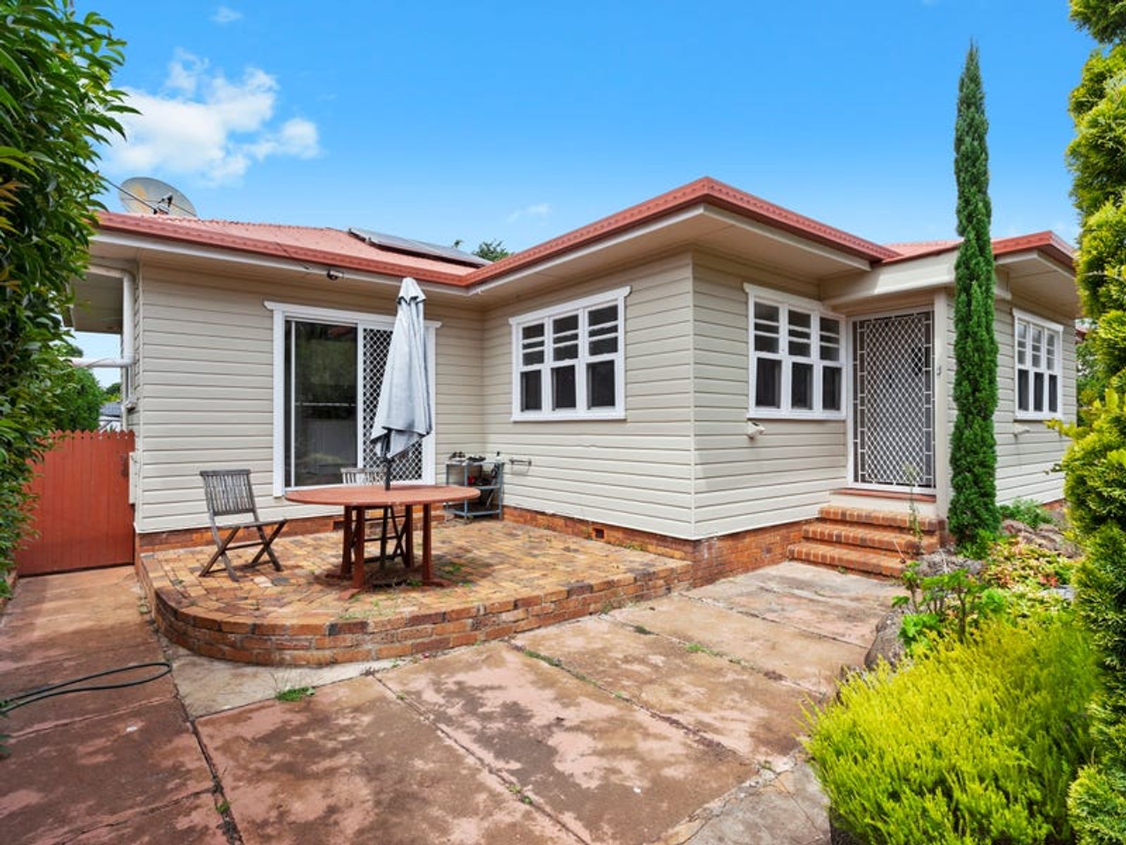 8 Phyllis Street, Harristown QLD 4350
