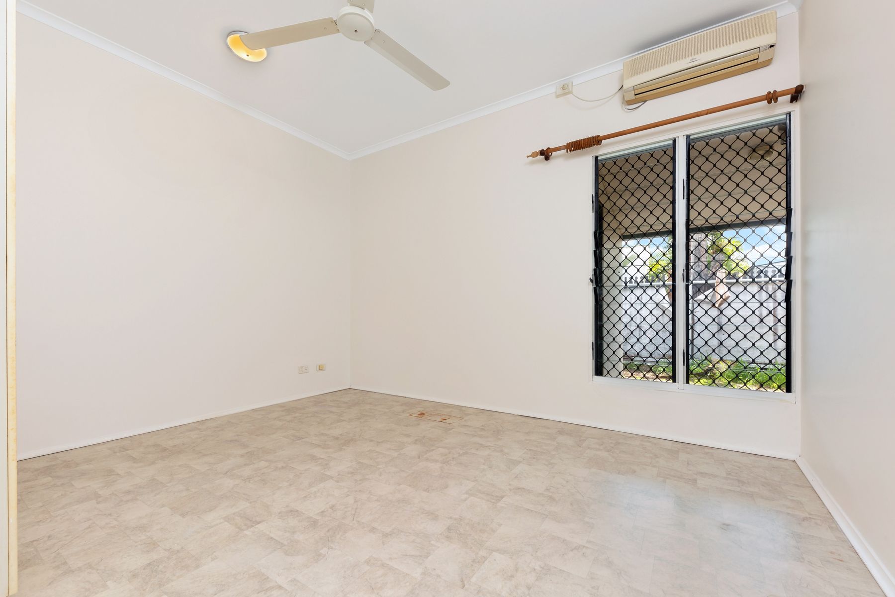 3/16 Mcguire Circuit, Moulden NT 0830, Moulden - Thumbnail 8