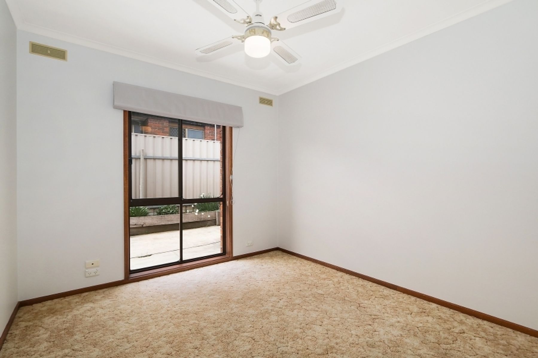 1/2 Rosanna Court, West Wodonga VIC 3690, West Wodonga - Thumbnail 7