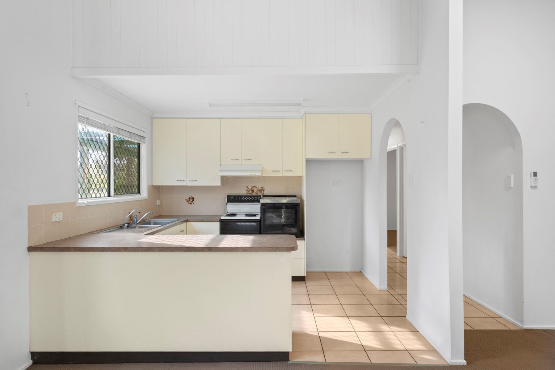 2 Tarana Avenue, Thagoona QLD 4306, Thagoona - Thumbnail 2