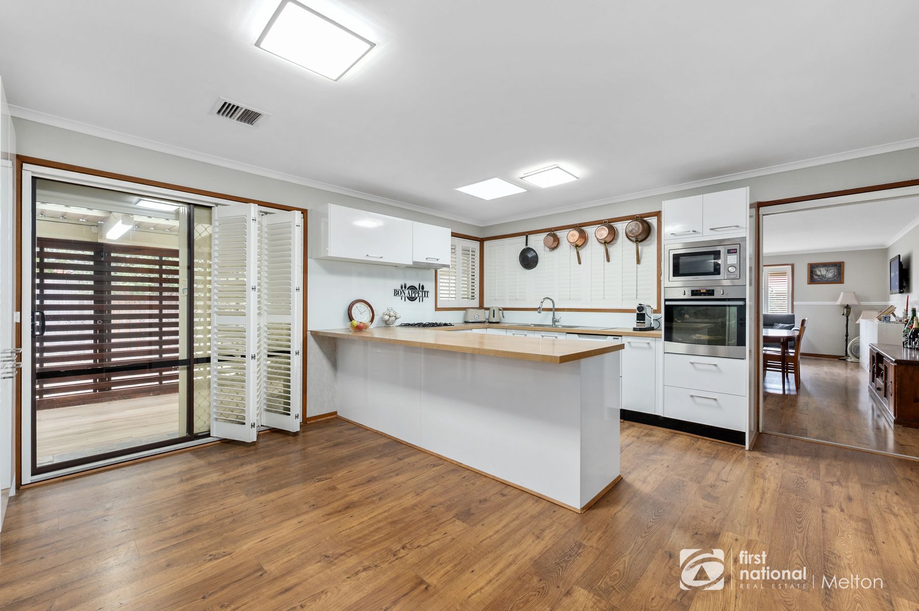 6 Howe Court, Melton South VIC 3338, Melton South - Thumbnail 5