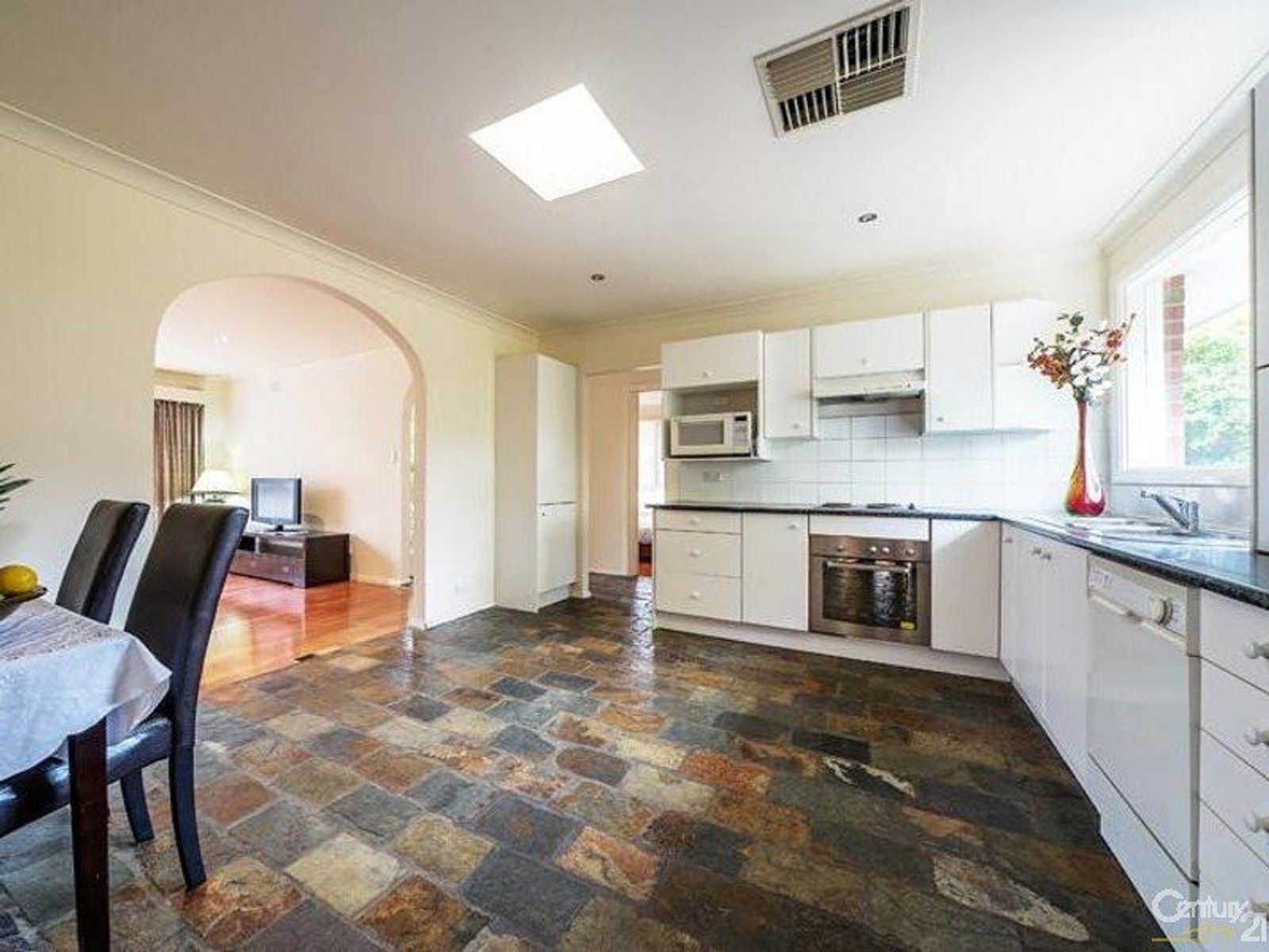 14 Brighton Street, Glen Waverley, VIC 3150, Glen Waverley - Thumbnail 3