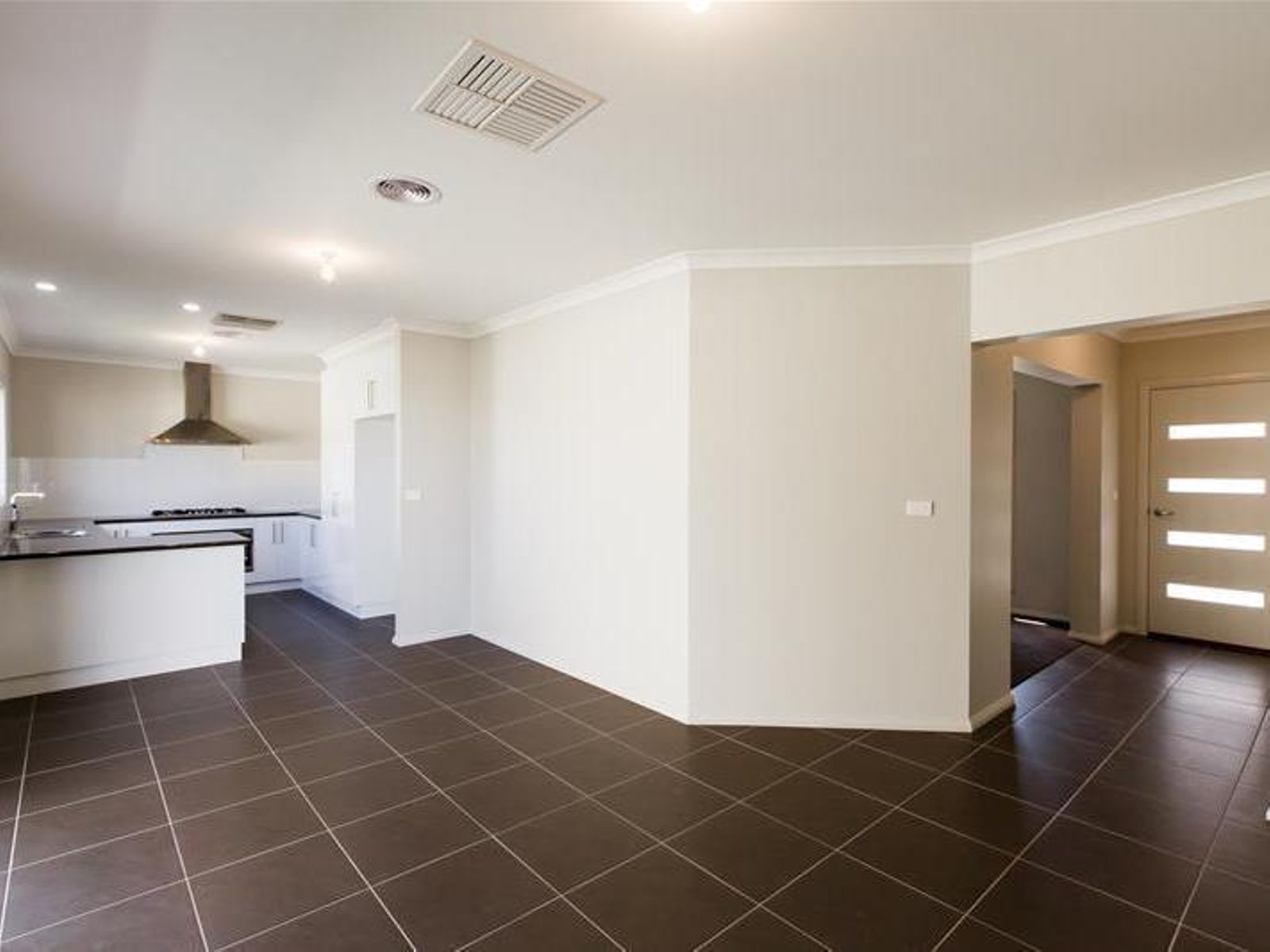 38 Boomerang Court, Mildura - Thumbnail 2