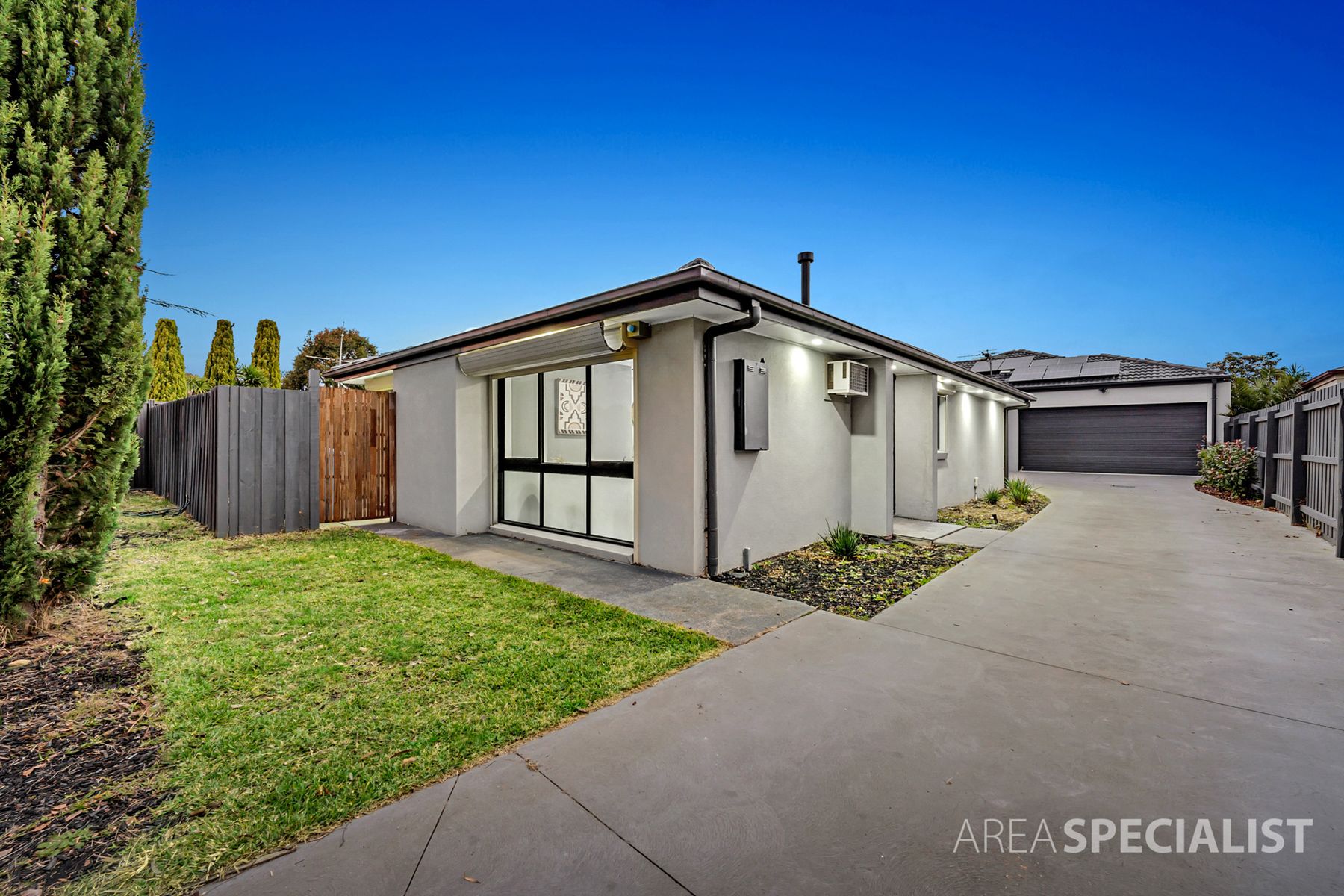 1/155 Endeavour Drive, Cranbourne North, VIC 3977