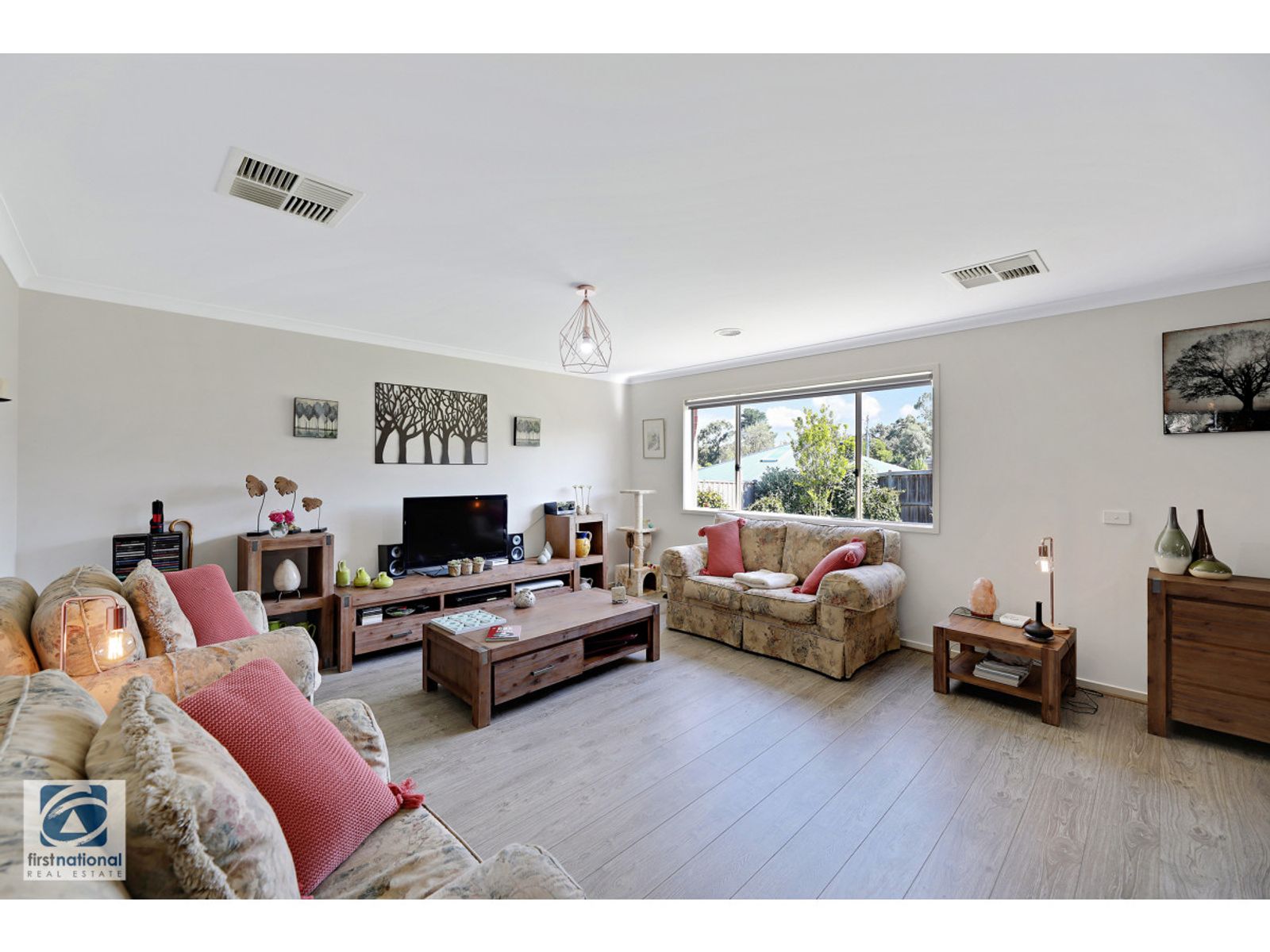 11 Sandstock Drive, Warragul, VIC 3820, Warragul - Thumbnail 2