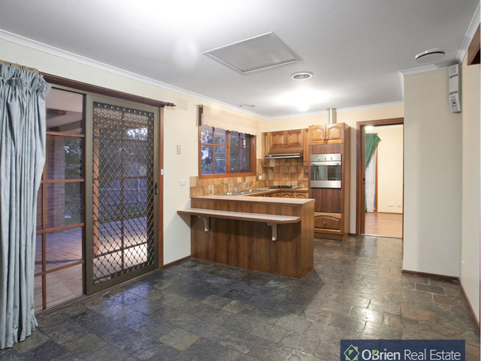33 Endeavour Crescent, Endeavour Hills, VIC 3802, Endeavour Hills - Thumbnail 5