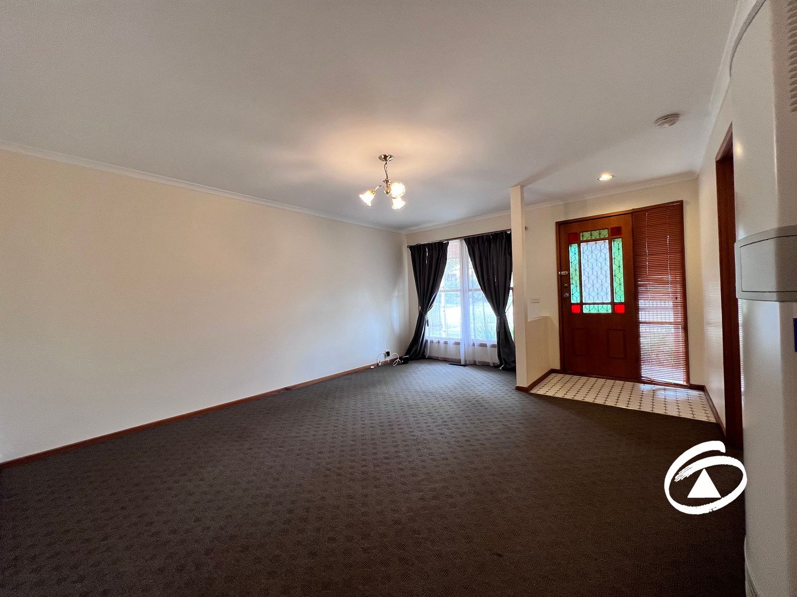 33 Leonard Avenue, Berwick VIC 3806, Berwick - Thumbnail 2