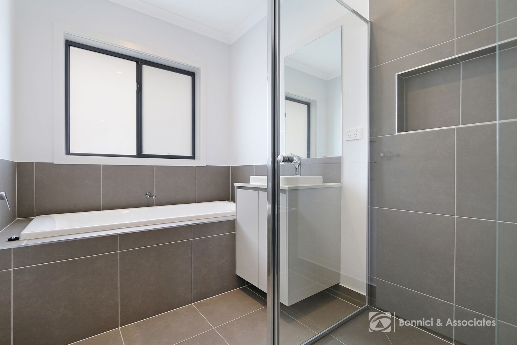 15 Correa Street, Yarrawonga VIC 3730, Yarrawonga - Thumbnail 8