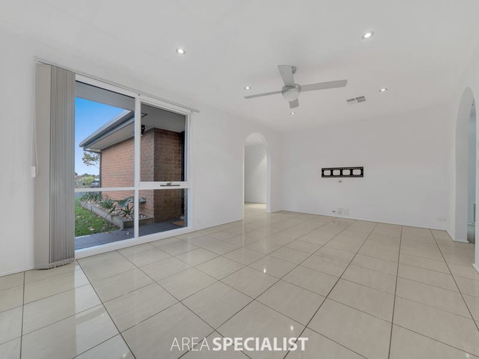 13 Medinah Rise, Hampton Park, VIC 3976, Hampton Park - Thumbnail 2