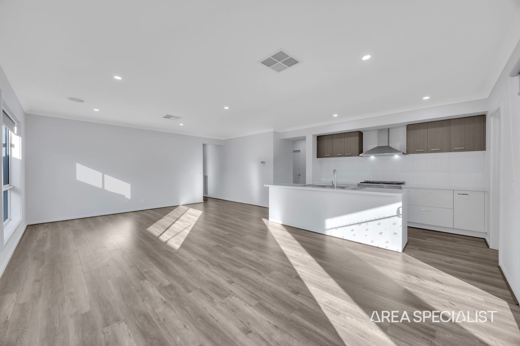6 Pirka Way, Werribee, Werribee - Thumbnail 4