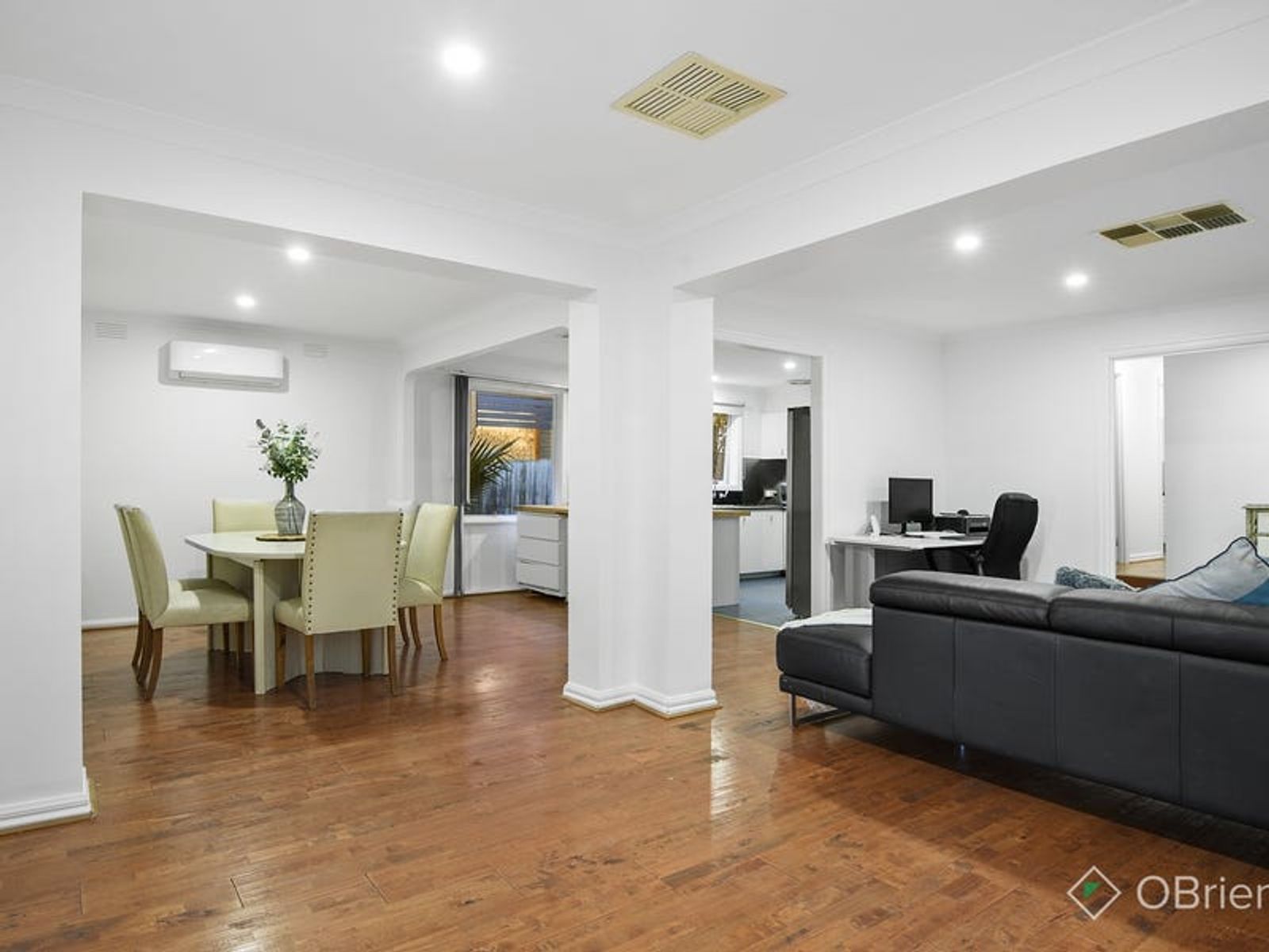9 Rossiter Avenue, Endeavour Hills, VIC 3802, Endeavour Hills - Thumbnail 2