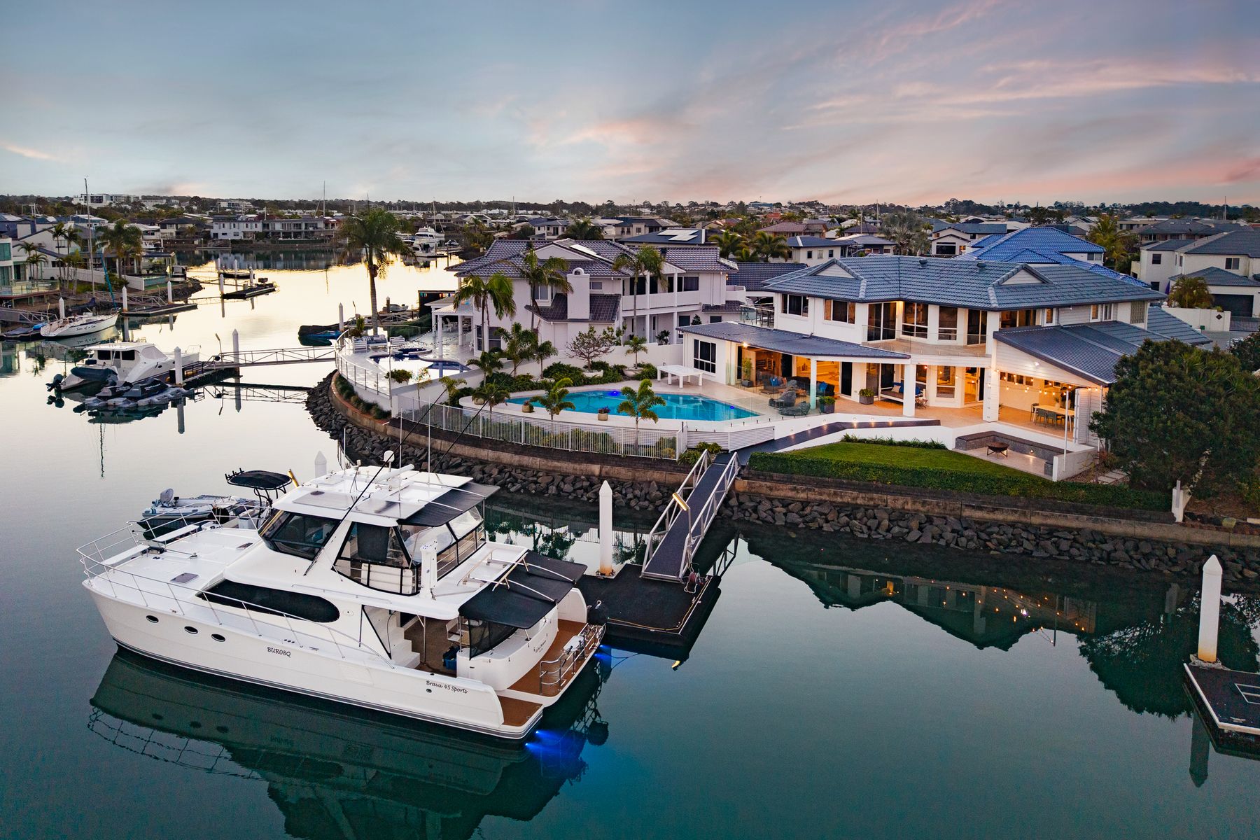 17 Bonaventure Court, Raby Bay - Image 1