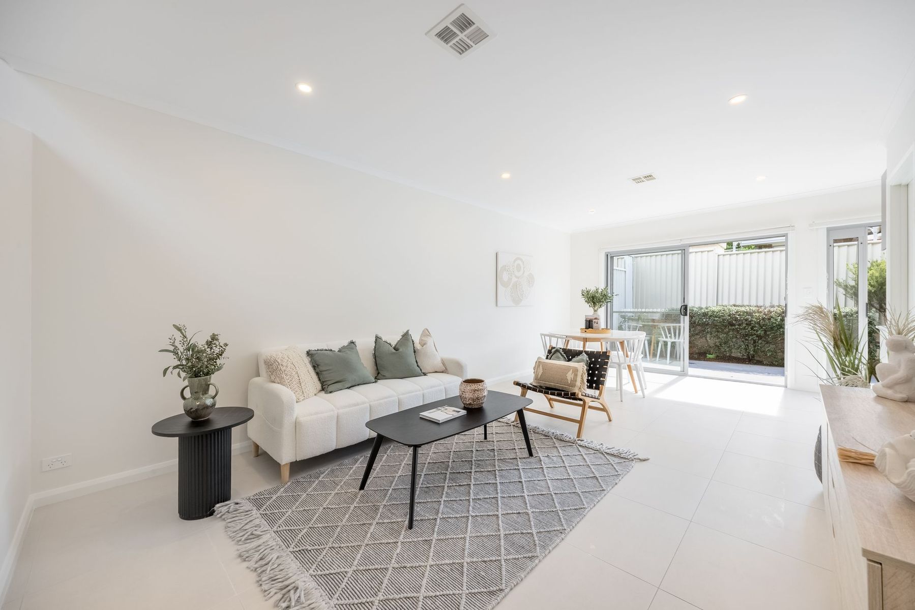 2/74 Uriarra Road, Queanbeyan - Thumbnail 3