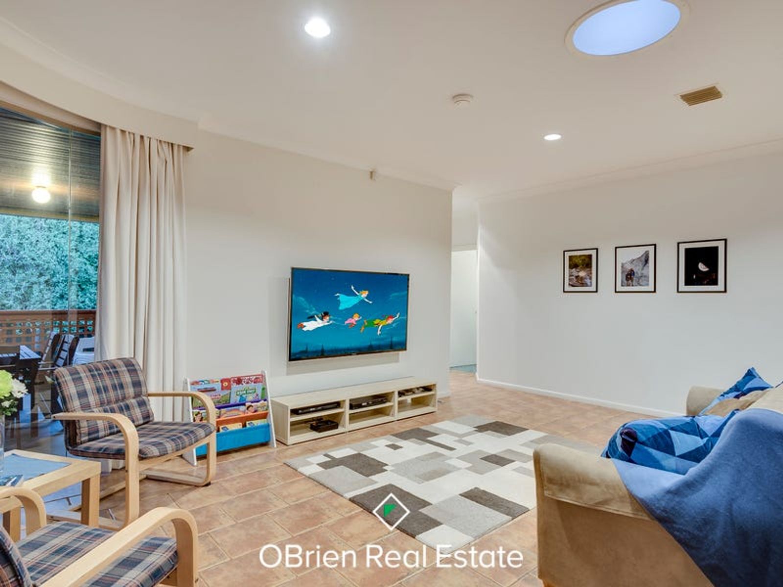 1 Theresa Gardens, Endeavour Hills, VIC 3802, Endeavour Hills - Thumbnail 3
