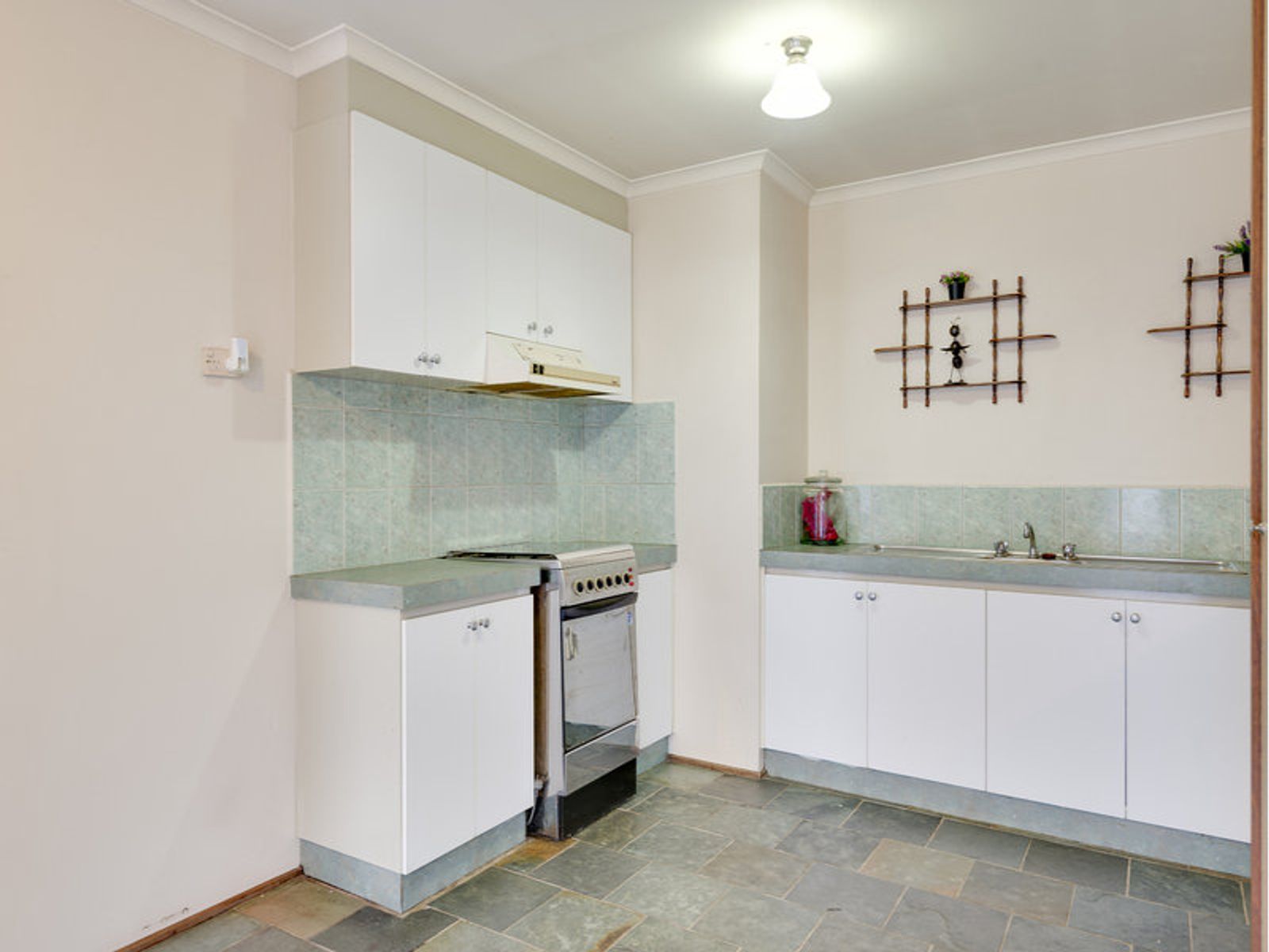 16 Taddor Drive, Cranbourne, VIC 3977, Cranbourne - Thumbnail 3