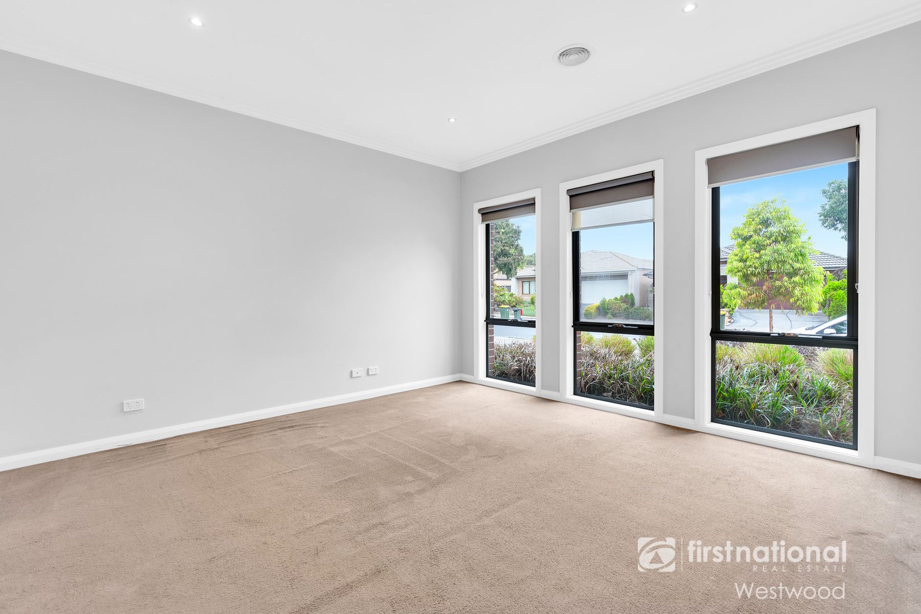 27 Seychelles Street, Point Cook VIC 3030, Point Cook - Thumbnail 4