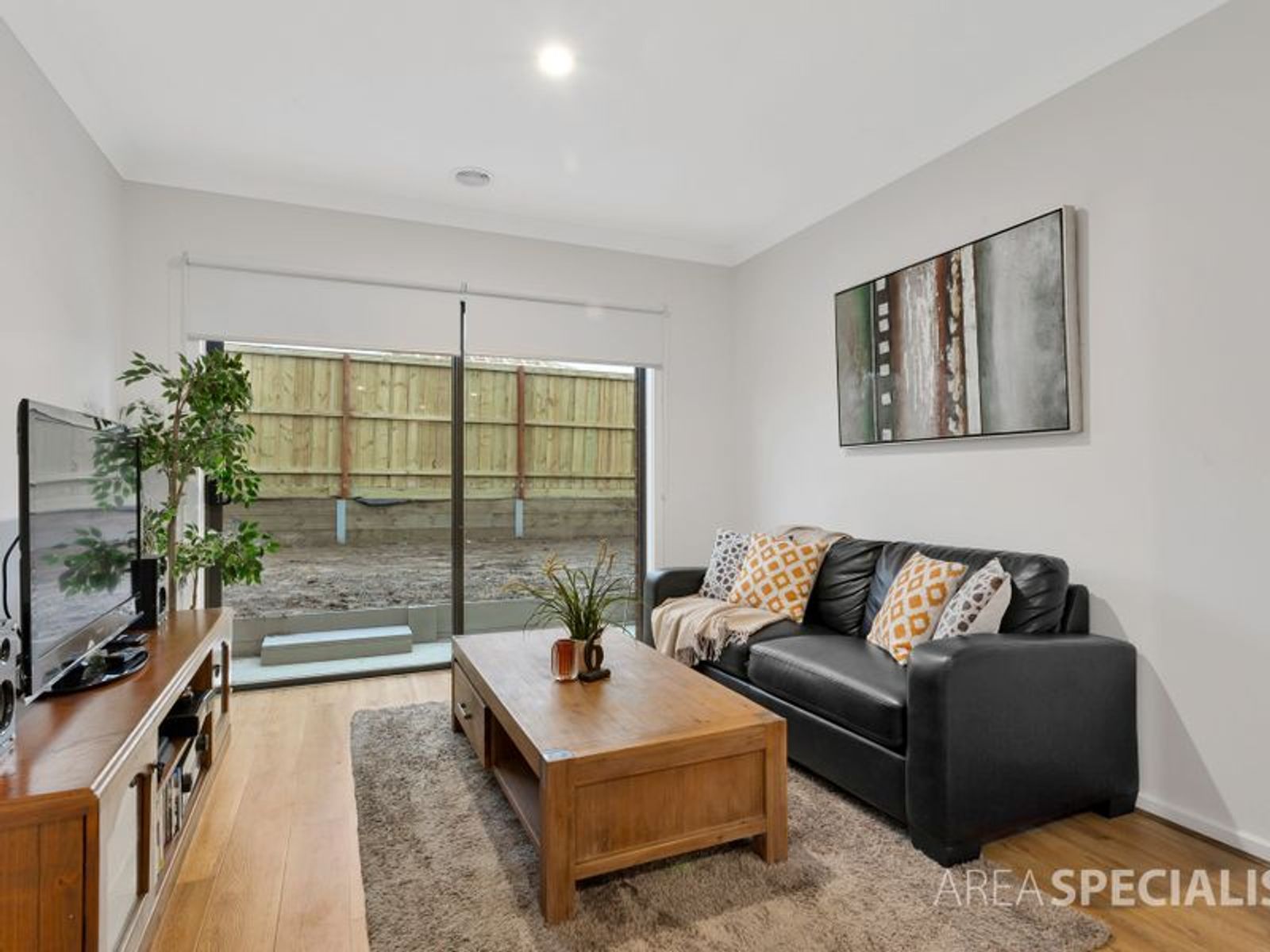 24 Catees Street, Clyde North, VIC 3978, Clyde North - Thumbnail 5
