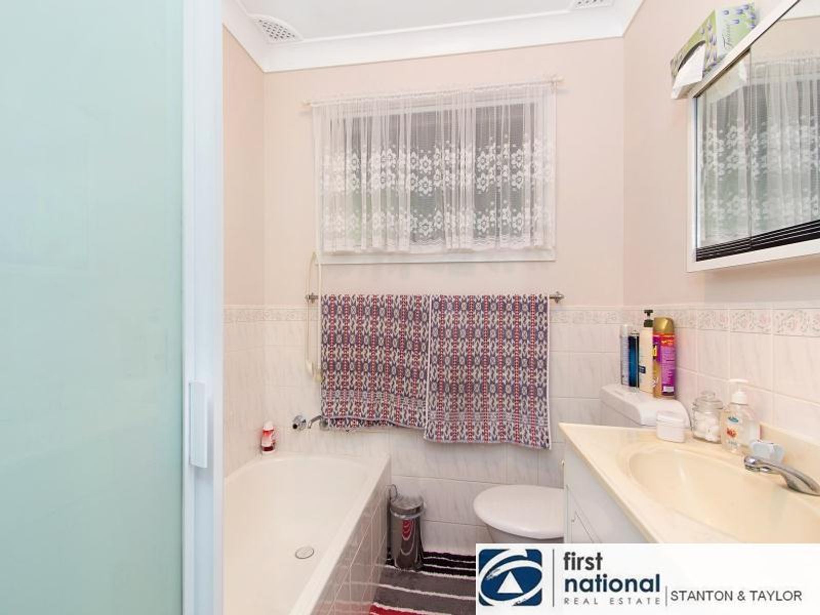 14 CHRISTINE Street, South Penrith - Thumbnail 3